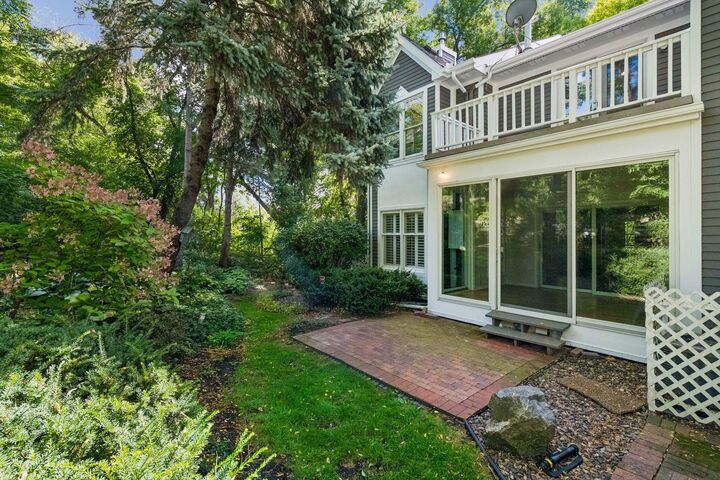 Property Photo:  145 Edgewood Court  MN 55391 