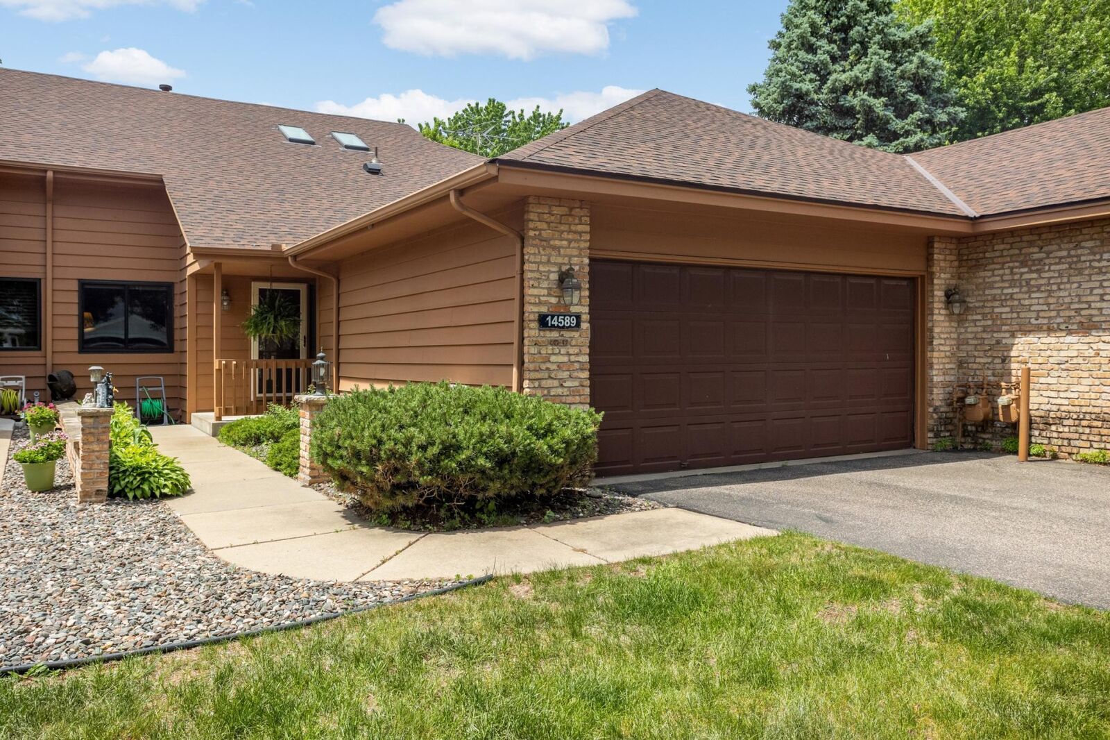 Property Photo:  14589 Embassy Avenue  MN 55124 