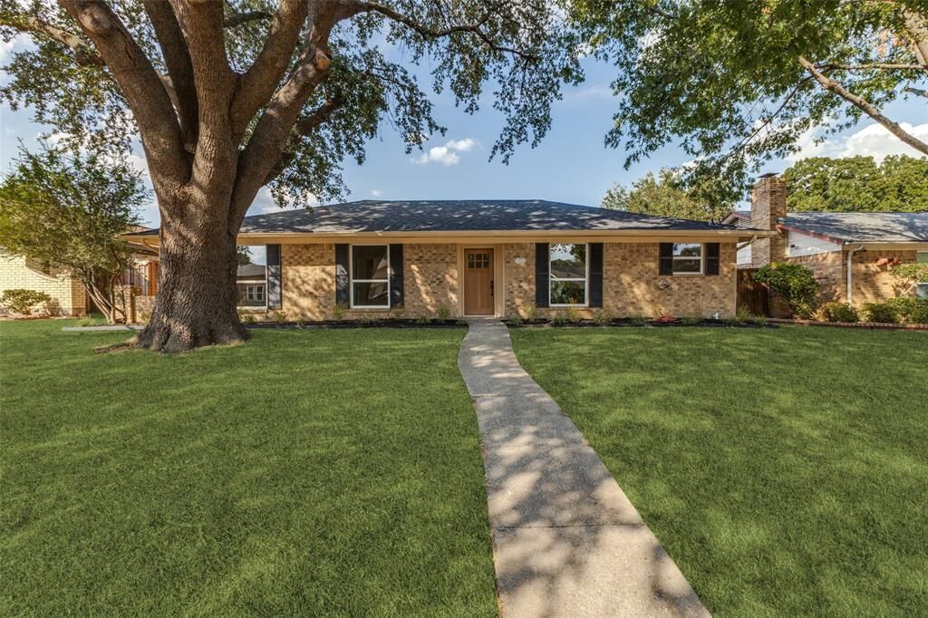Property Photo:  4925 Willowhaven Circle  TX 75043 