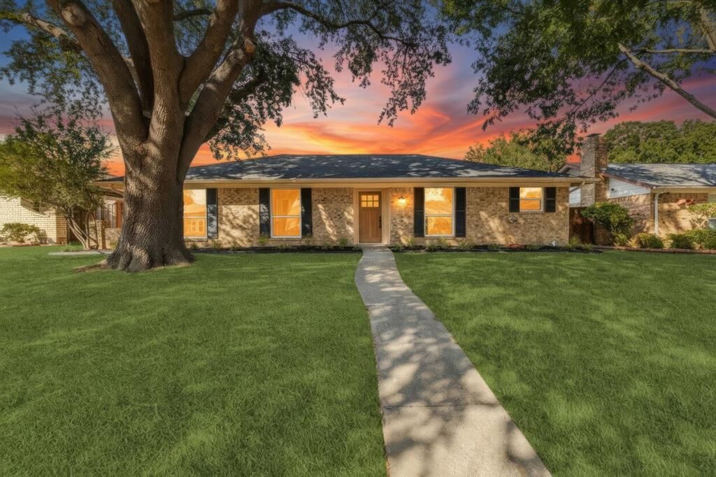 Property Photo:  4925 Willowhaven Circle  TX 75043 
