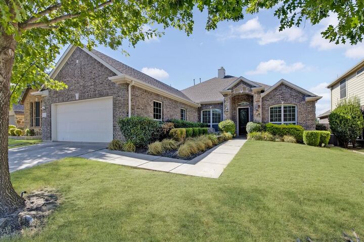 Property Photo: 4112 Red Wolfe Road TX 76208