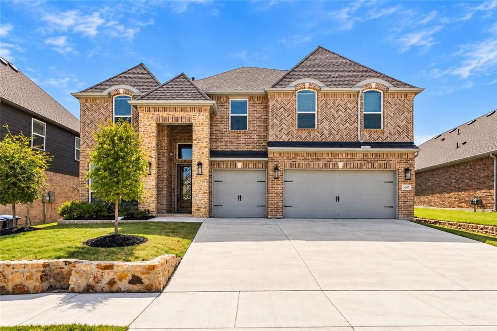 Property Photo:  5245 Great Hollow Trail  TX 76179 