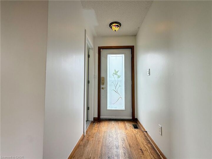 Property Photo:  50 Haddington Street 1  ON N1R 3P9 