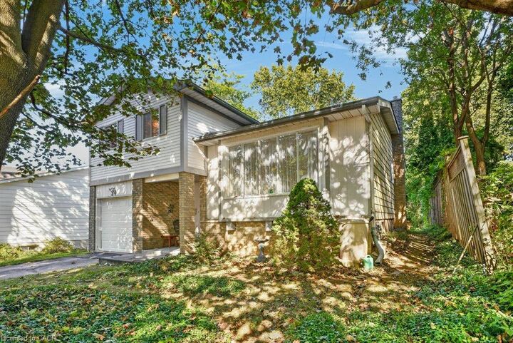 Property Photo:  34 Glen Park Crescent  ON N2N 1G2 