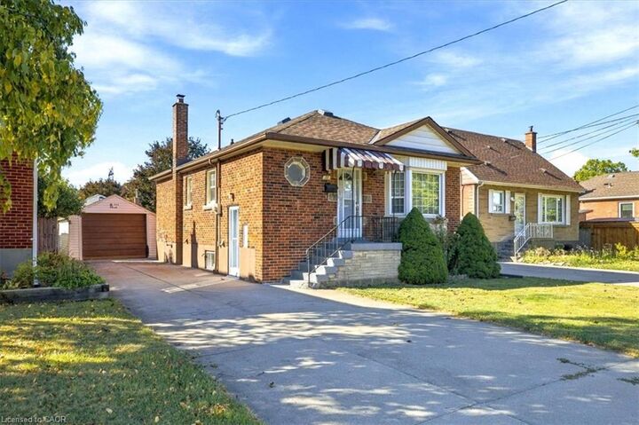 Property Photo:  188 Erin Avenue  ON L8K 4W6 