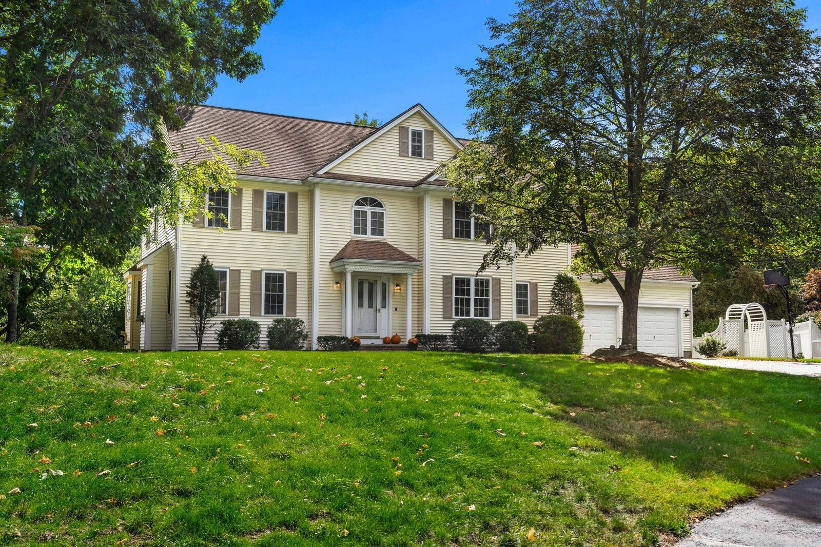 Property Photo:  8 Jack Rabbit Ln  MA 01886 