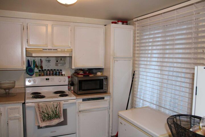 Photo de la propriété:  9740 82 Avenue 108  AB T8V 5W4 