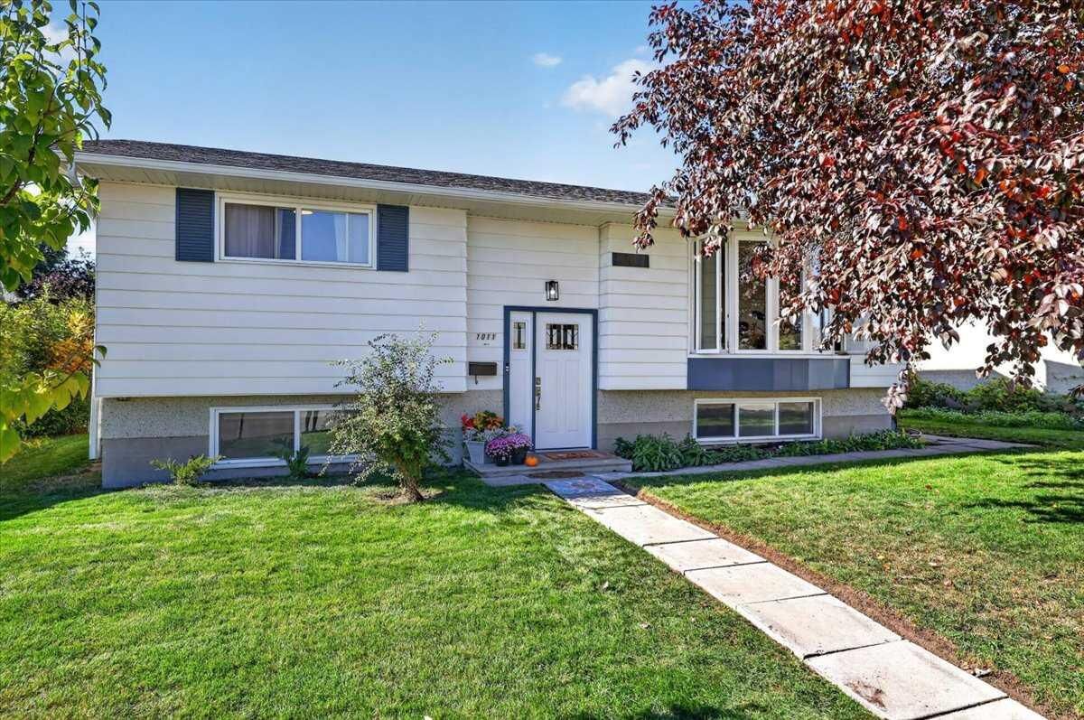 Property Photo:  1011 32 Street SE  AB T2A 0Z5 