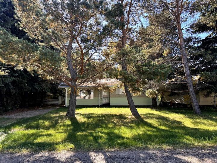 Property Photo:  412 Main Street  SK S0M 2Y0 