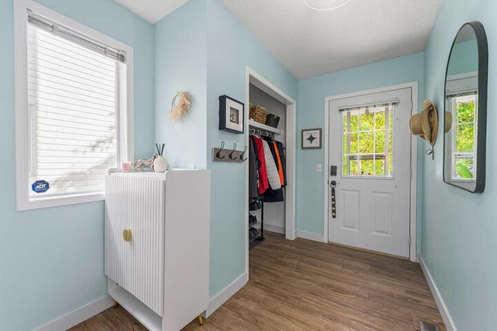 Property Photo:  66 Kingsland Villas SW  AB T2V 5J9 