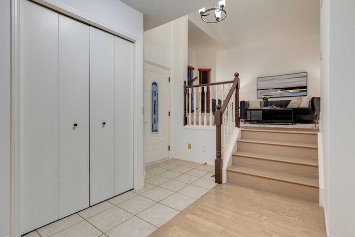 Photo de la propriété: 51 Straddock Crescent SW AB T3H 2S9