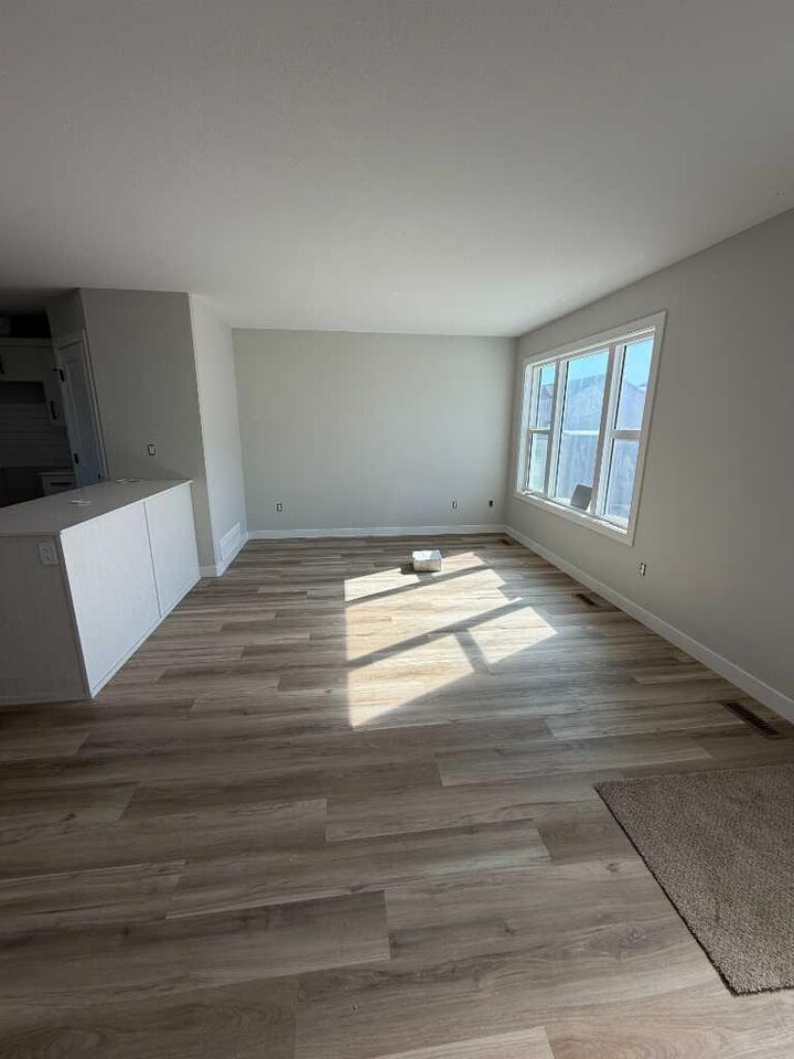 Property Photo:  475 3 A Street 103  AB T0L 1V0 