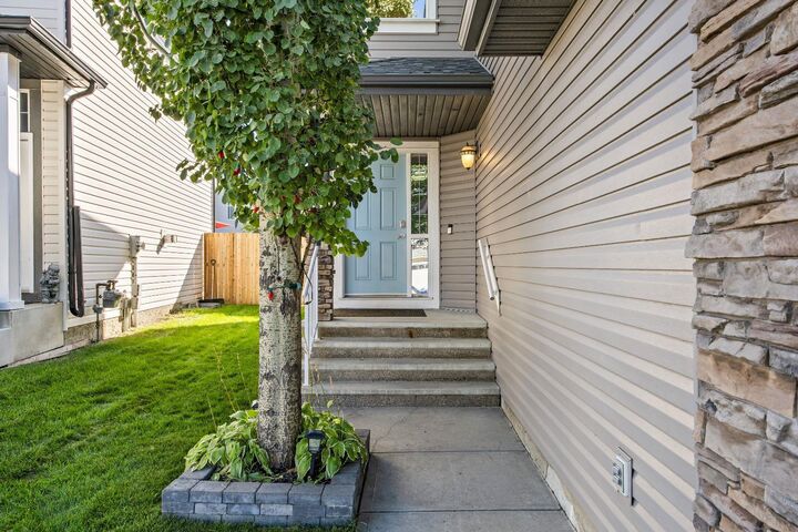 Property Photo:  624 Cranston Drive SE  AB T3M 0B6 