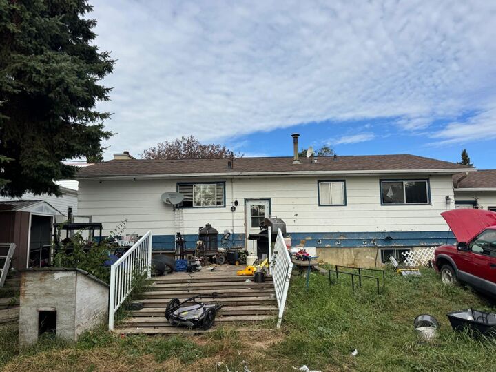 Property Photo:  917 2 Avenue  AB T0H 0J0 