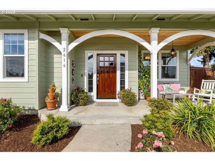 Property Photo:  2616 NE 50th Cir  WA 98663 