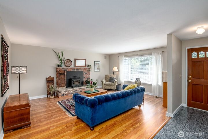Property Photo:  424  119th Avenue E  WA 98372 
