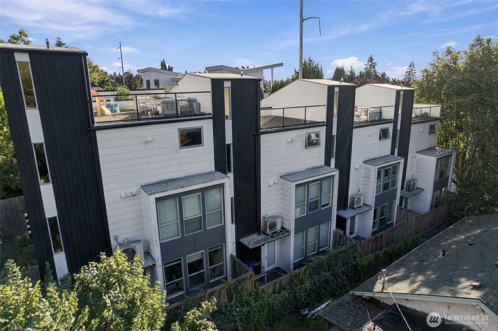Property Photo: 8644 Delridge SW B WA 98106