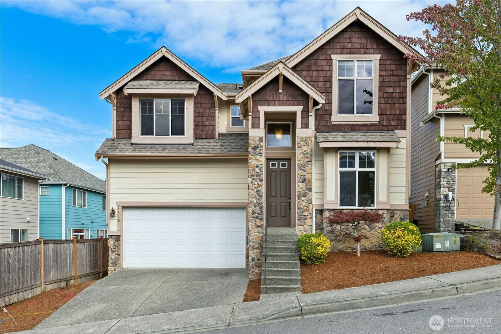 Property Photo:  1118 S 36 Street  WA 98055 