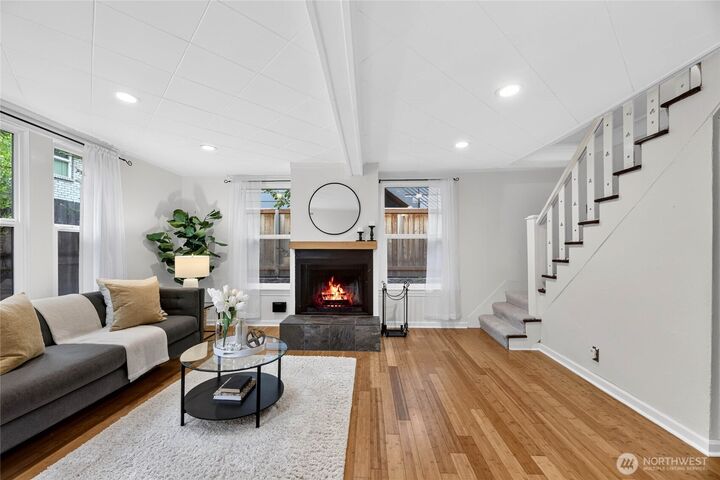 Property Photo:  2732 NE 54th Street  WA 98105 