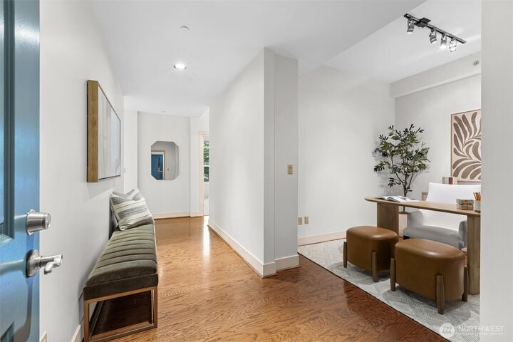 Property Photo:  7800 SE 27th Street 206  WA 98040 