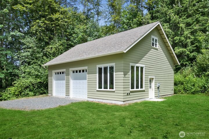 Property Photo: 26428 SE 172 Street WA 98027