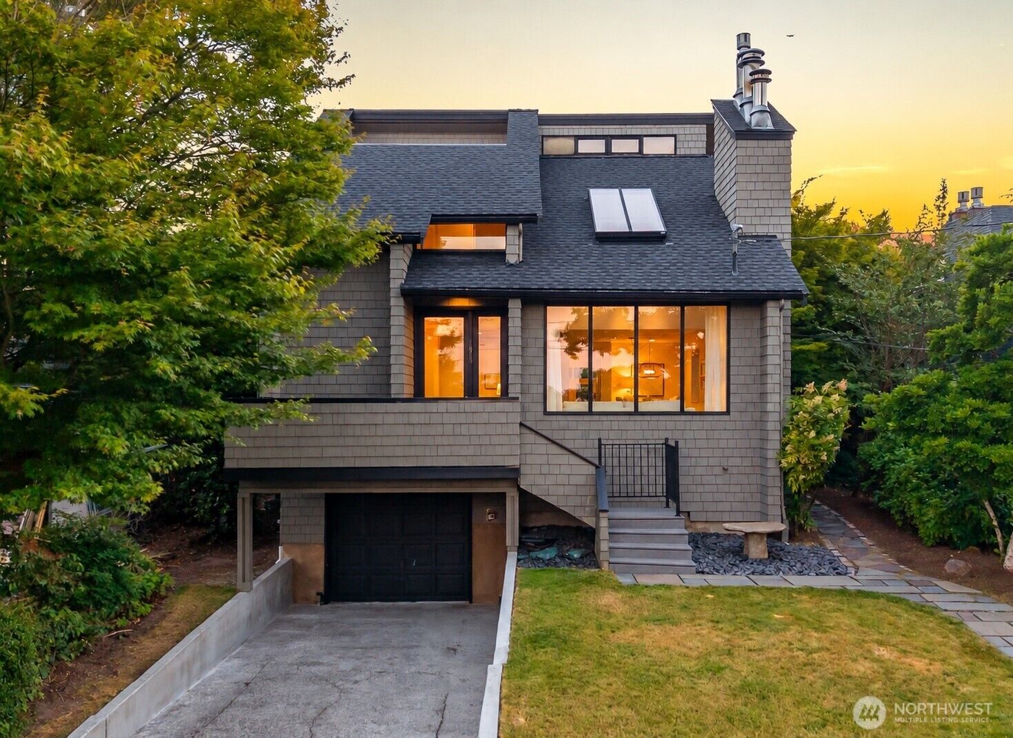 Property Photo:  1819  39th Avenue E  WA 98112 