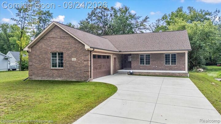 Property Photo:  8896 Pacton Drive  MI 48317 