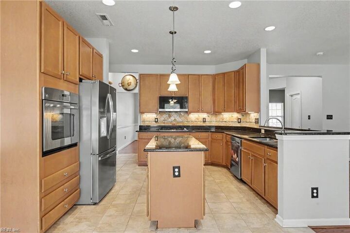 Property Photo:  413 Quaker Ridge Ct  VA 23435 
