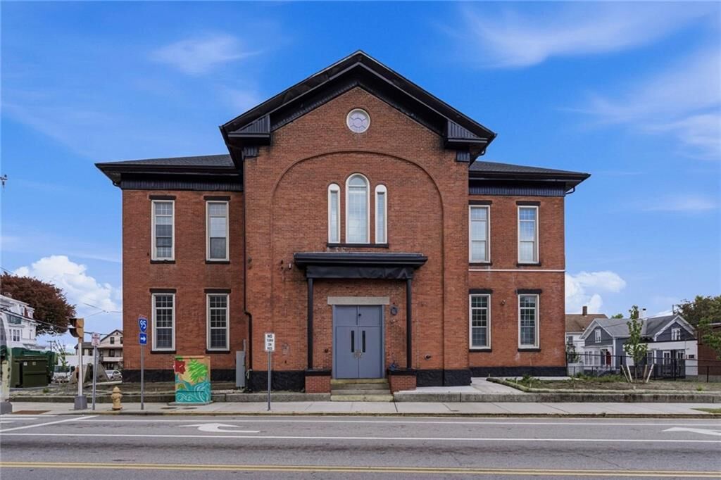 Property Photo: 387 Broad Street 2 RI 02863