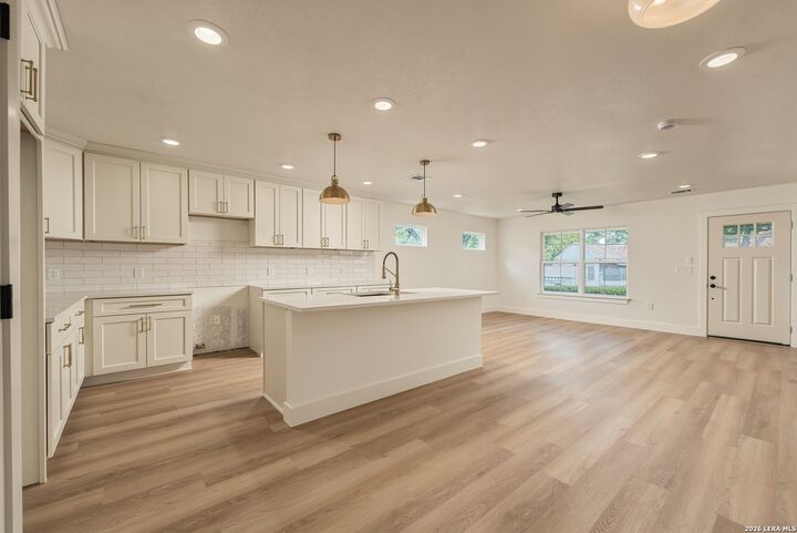 Property Photo:  530 Avenue A  TX 78130 