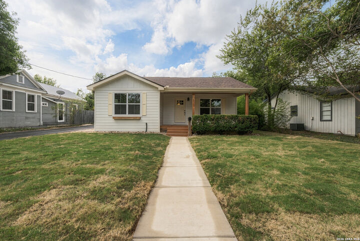 Property Photo: 530 Avenue A TX 78130