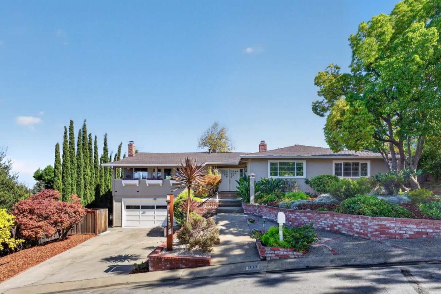 Property Photo: 990 Oxford Drive CA 94024