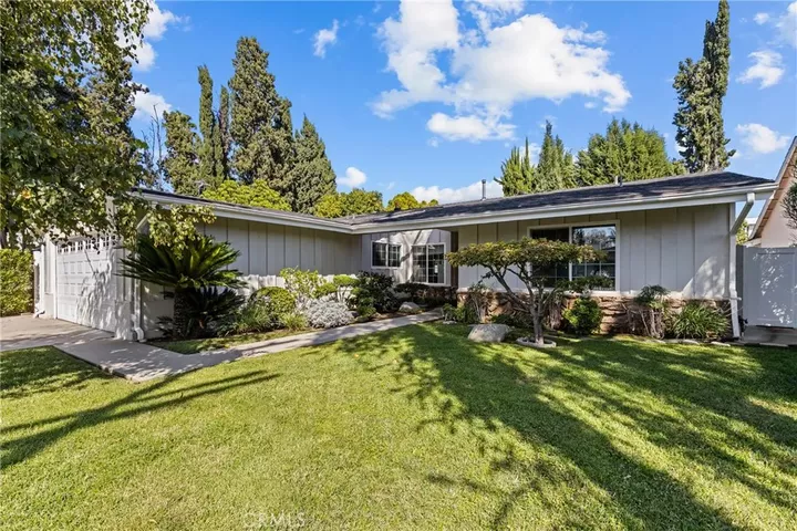 Property Photo: 5522 Murietta Avenue CA 91401