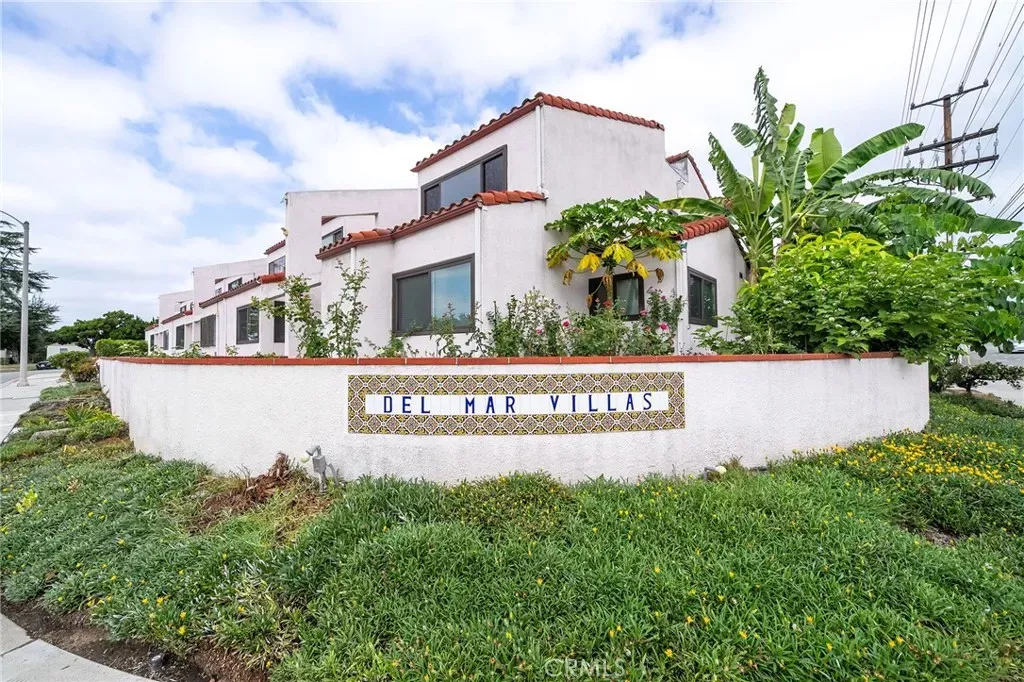 Property Photo: 711 S Del Mar G CA 91776