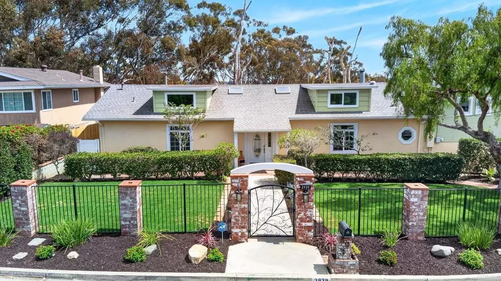 Property Photo:  2939 Mesa Drive  CA 92054 
