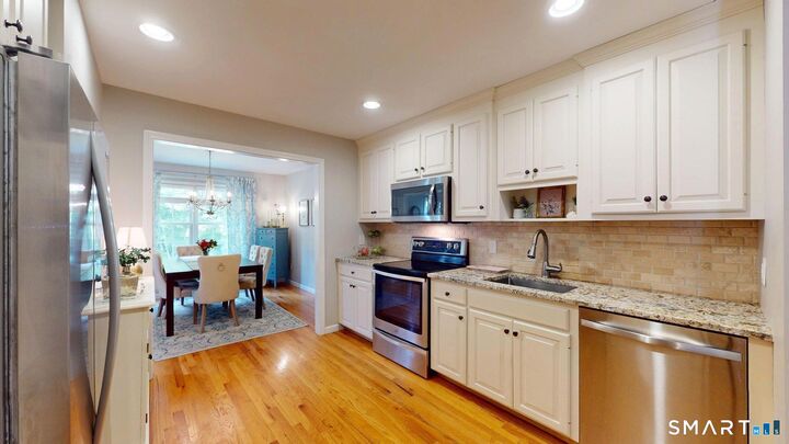 Property Photo: 6 Reggie Way B CT 06016