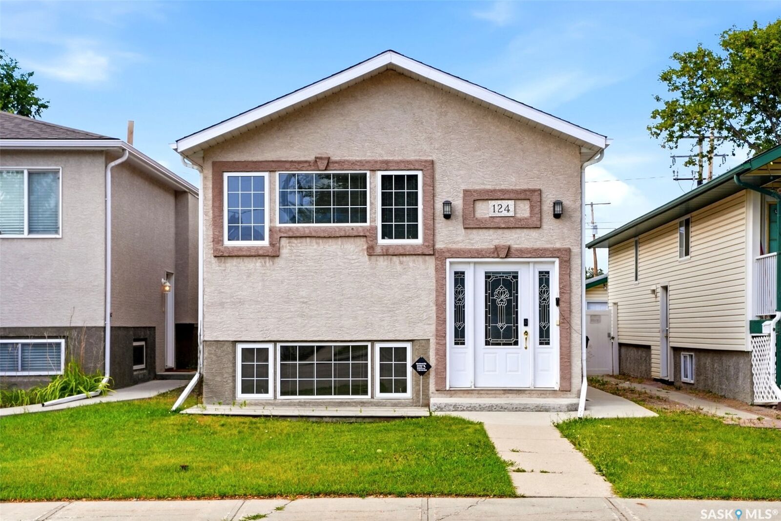 Property Photo:  124 College Avenue  SK S4N 0W5 