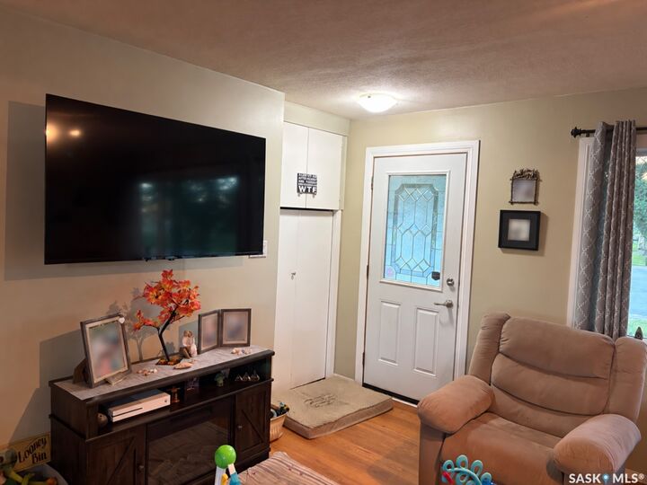 Property Photo: 502 6th Street E SK S0A 4T0