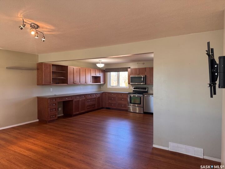 Property Photo:  502 6th Street E  SK S0A 4T0 