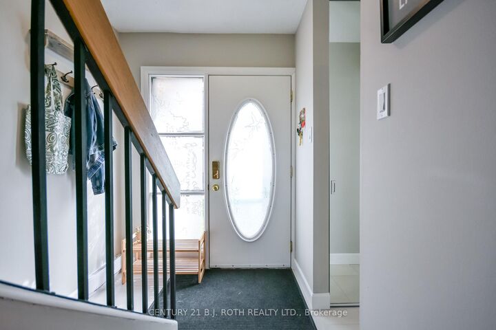 Property Photo:  2 Paradise Boulevard Unit 2  ON L0K 1B0 