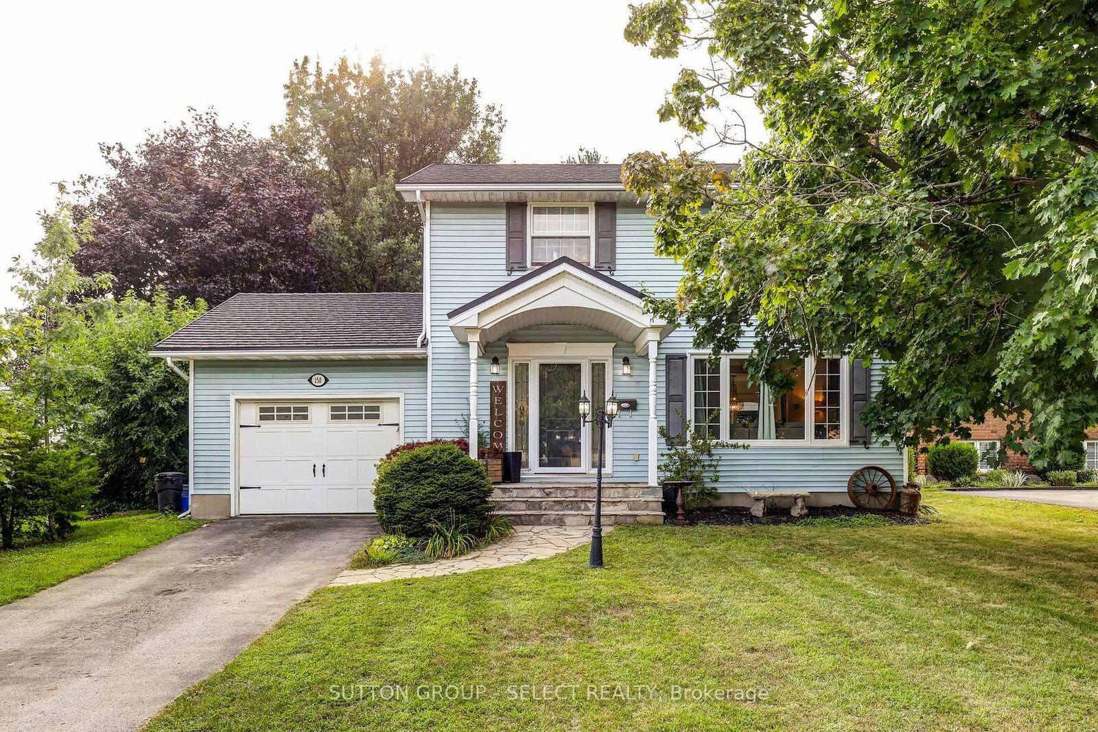 Property Photo: 150 Dufferin Street ON N5H 3B2