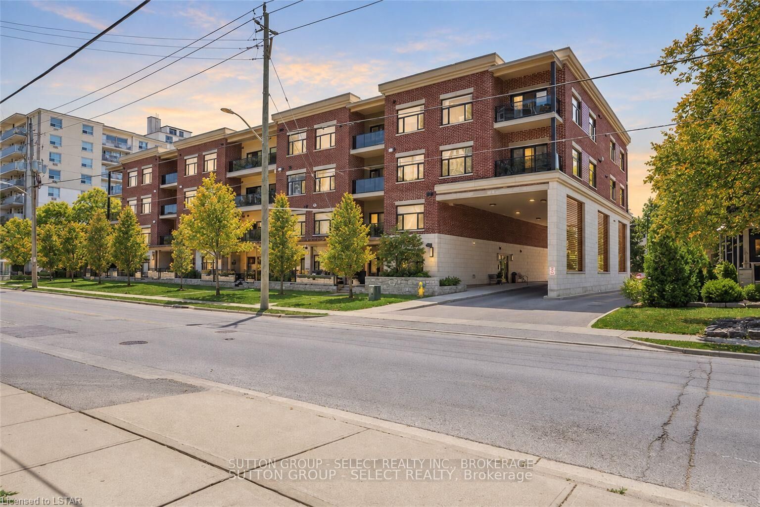 Property Photo:  89 Ridout Street 102  ON N6C 3X2 