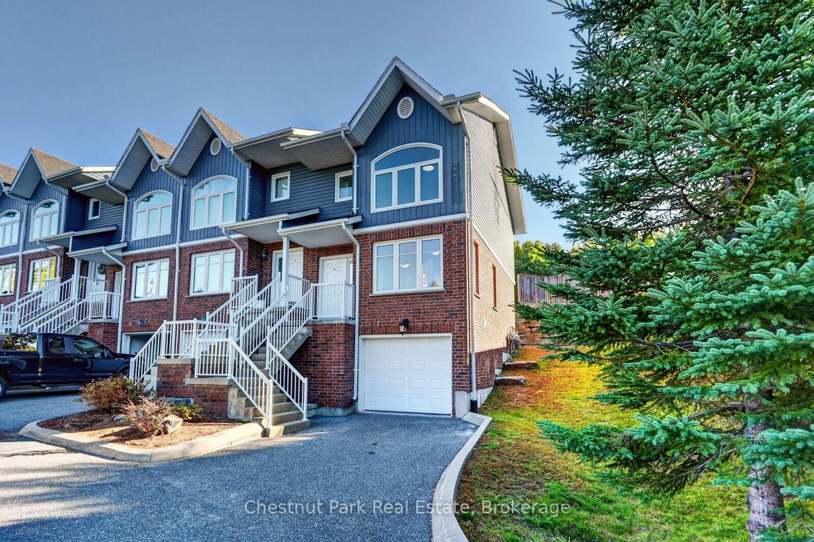 Property Photo:  37 Silver Street 1  ON P1H 1M2 