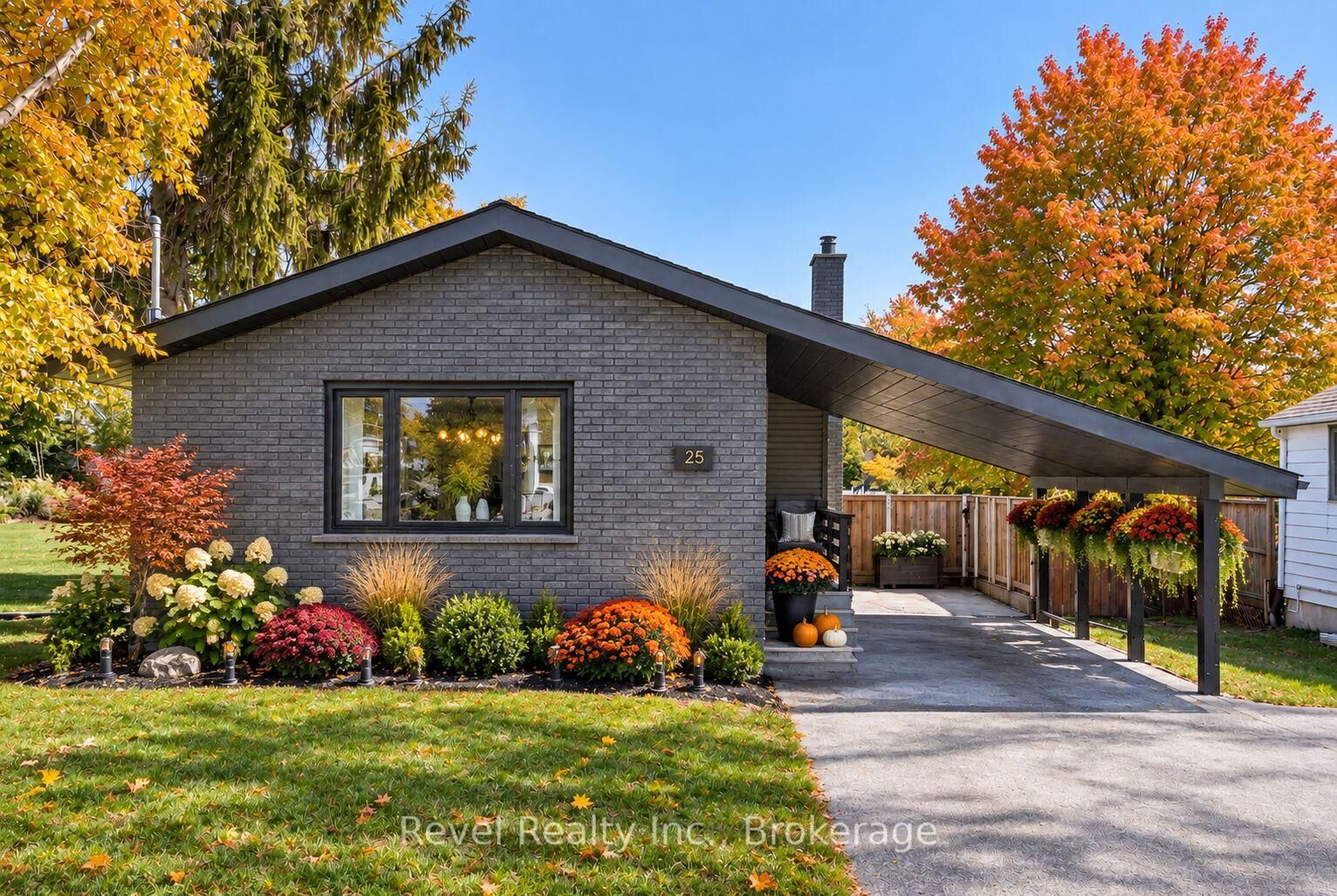 Property Photo:  25 Riverview Road  ON K9V 1B2 