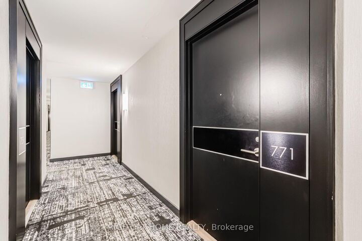 Property Photo:  209 Fort York Boulevard 771  ON M5V 4A1 