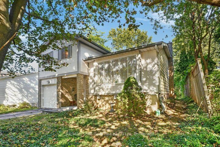 Property Photo:  34 Glen Park Crescent  ON N2N 1G2 