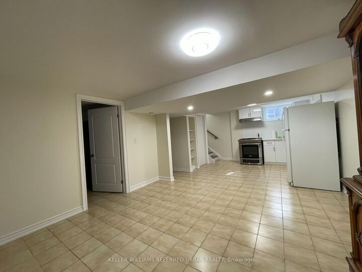 Property Photo:  384 Maple Leaf Drive Bsmt  ON M6L 1P6 