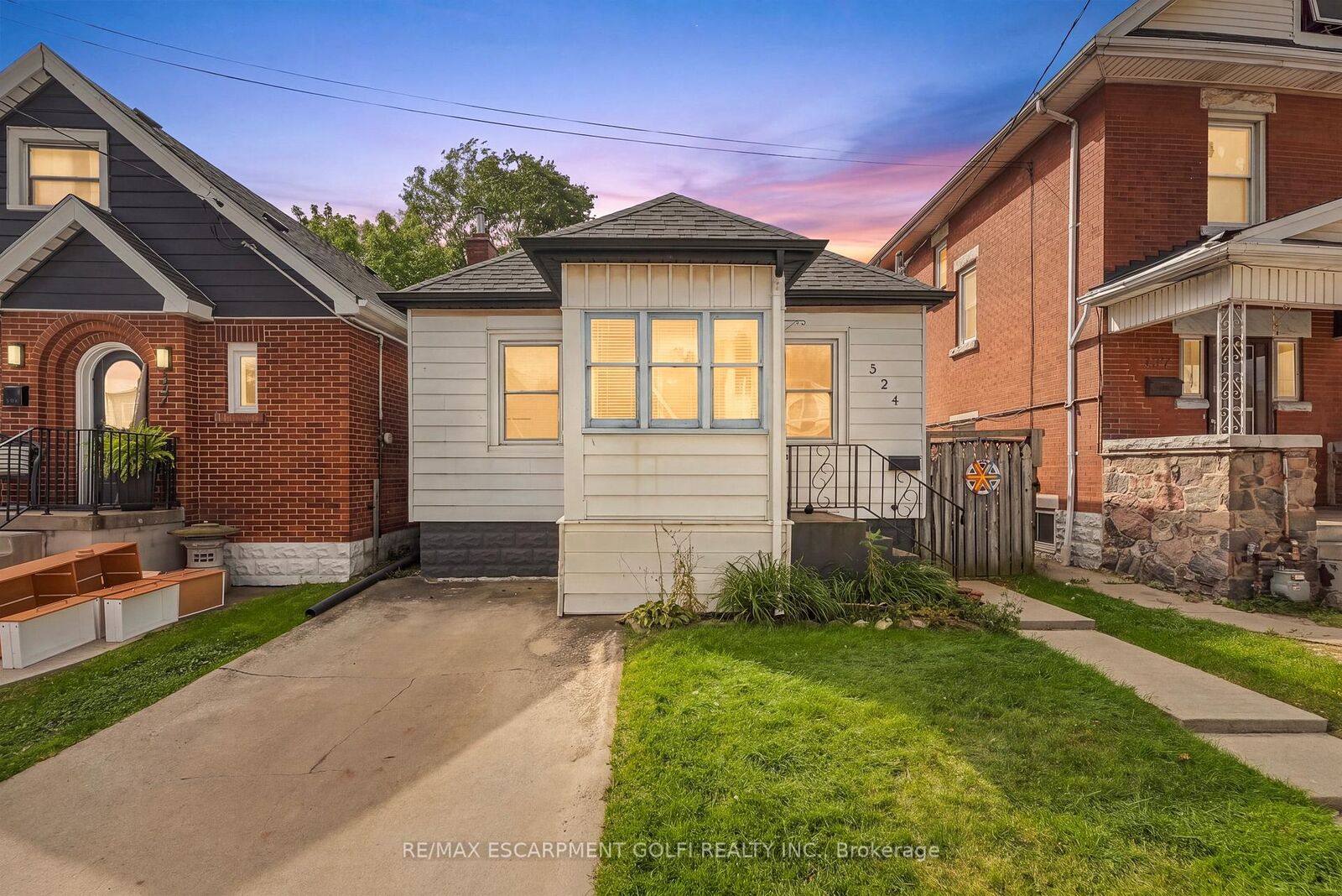 Property Photo:  524 Roxborough Avenue  ON L8H 1R4 
