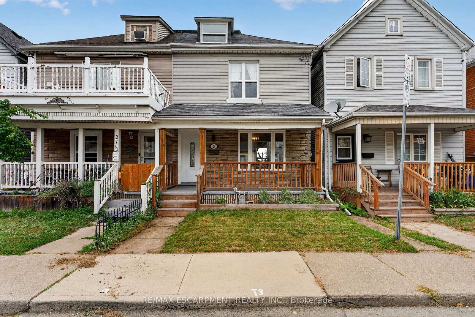 Property Photo:  29 Shaw Street  ON L8L 3P2 