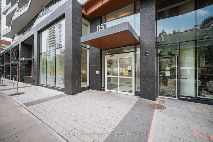 Property Photo:  85 Wood Street 3203  ON M4Y 0E8 